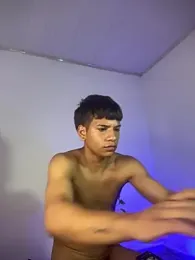 Alessio_hot xem trước webcam