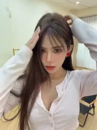 Selenaaaaa- webcam stripchat model stream image