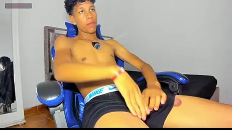 Ggoldenboyx1 webcam stripchat model stream image