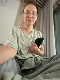 The_Snowwhitee webcam stripchat model stream image